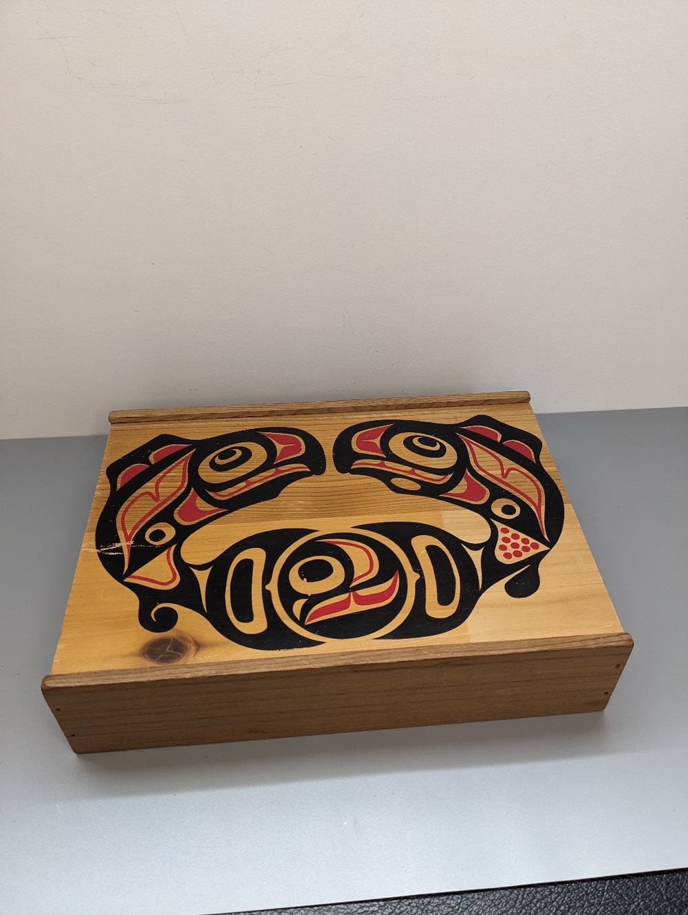 Vintage Northwest Coast Art Wooden Sliding Lid Box Indigenous Style Souvenir Dec